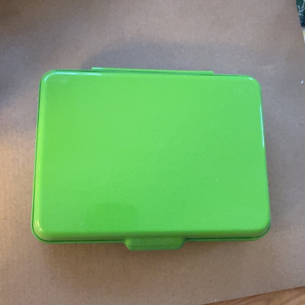 Super Mario Yoshi Universal Travel Hard Green Case & Nintendo With Cloth /Stylus - Picture 8 of 11